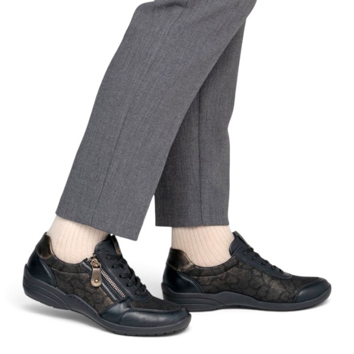 R7637